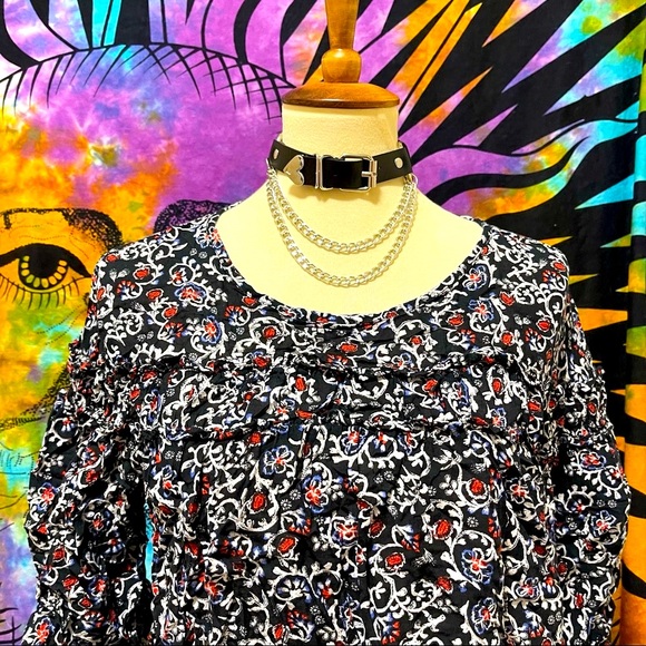 GAP Tops - 🌈 Lovely casual floral blouse